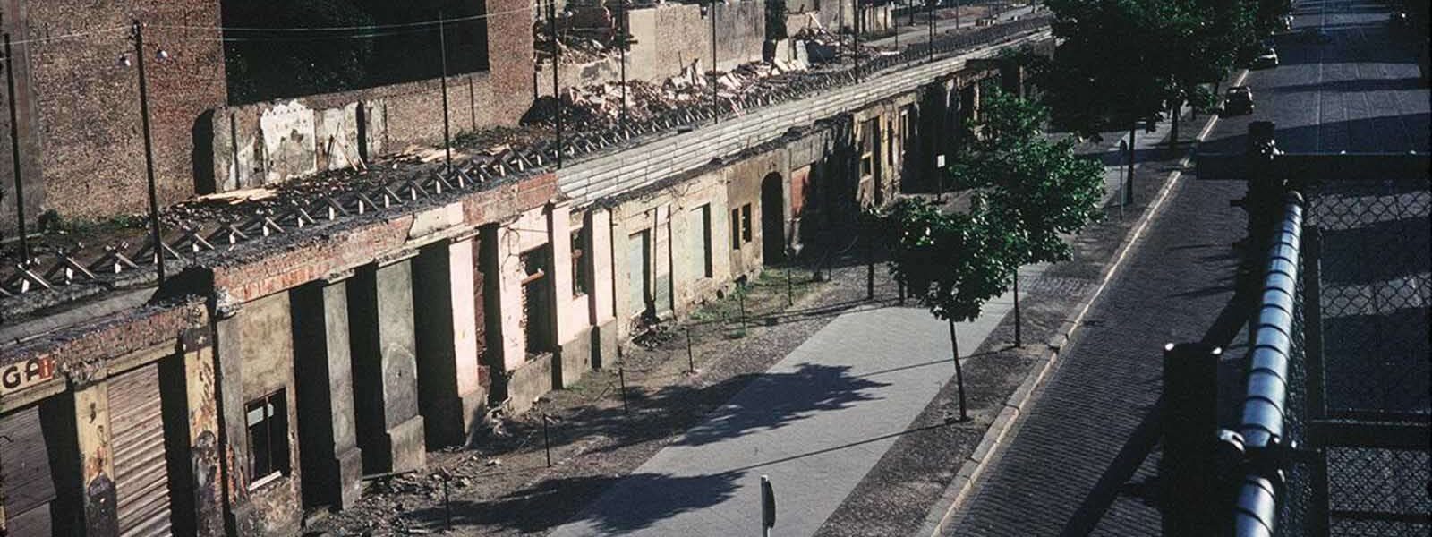 Die Geschichte der Berliner Mauer in Bildern, 1961-1989