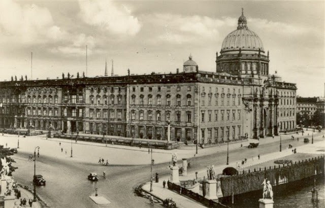 Berlin der 1930er Jahre in zeitlosen Vintage-Fotos