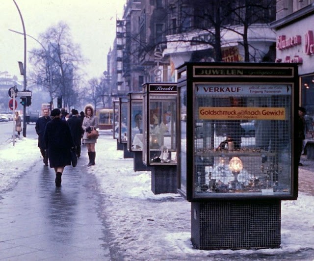 Ost- und West-Berlin im Jahr 1970 durch erstaunliche Farbfotos