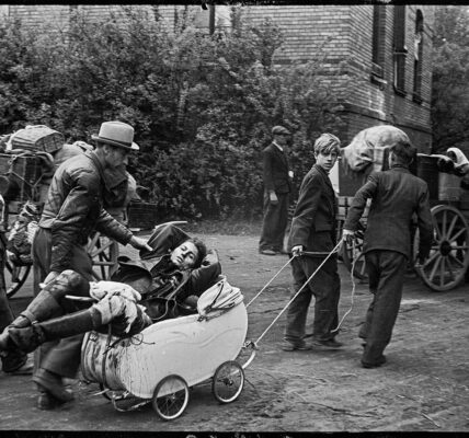 Kampf um Berlin: April-Mai 1945 .