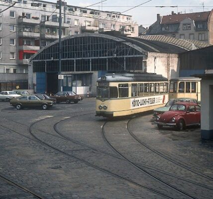 Wunderschöne Farbfotos von Frankfurt in den frühen 1970er Jahren