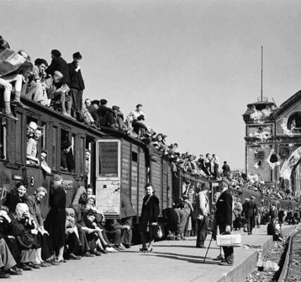 60+ Vintage Fotos vom zerstörten Berlin im Jahr 1945