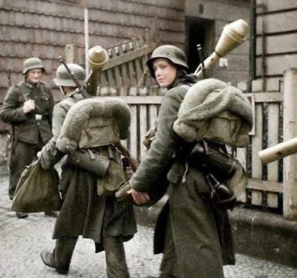 Herzzerreißende Fotos von Kindersoldaten aus dem Ersten und Zweiten Weltkrieg .