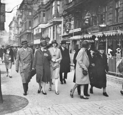 Straßen in Deutschland in den 1920er Jahren _ Mehr Fotos in den Kommentaren unten ansehen ⬇️👇