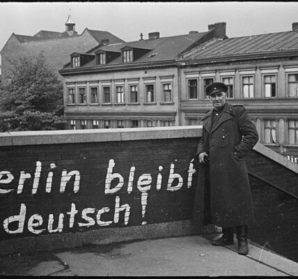 Berliner Straße im Jahr 1945