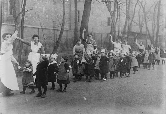 Diese eindrucksvollen Fotos bieten einen Einblick in den Alltag von Soldaten und Zivilisten während des Ersten Weltkriegs