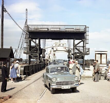 Wunderschöne Farbfotos von Eisenbahnen in Hamburg, 1959