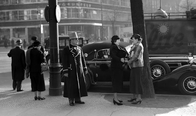 Erstaunliche Fotos einfangen Straßenszenen von Berlin in den 1930er Jahren