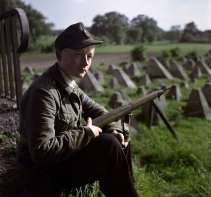 40 wundervolle Farbfotos fangen das alltägliche Leben in Deutschland nach dem Zweiten Weltkrieg ein