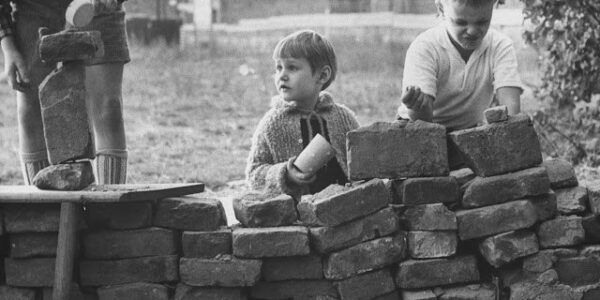 Berliner Mauer im Kalten Krieg: Eindrucksvolle Bilder von der Geburt einer brutalen Teilung