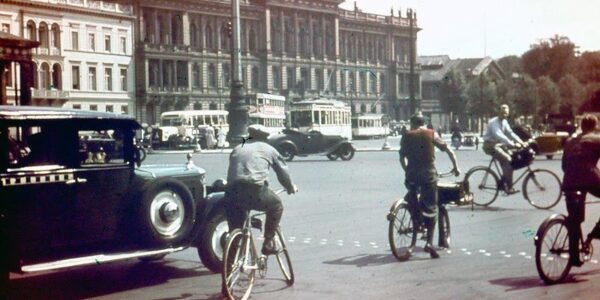 Erstaunliche Farbfotos von Berlin im Jahr 1937