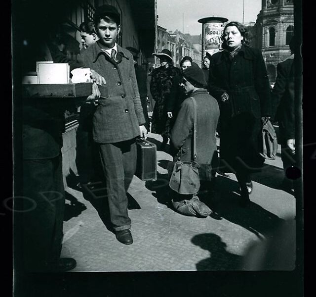 Kurz nach dem Zweiten Weltkrieg dokumentieren 48 erstaunliche Fotos das alltägliche Leben in Berlin im Jahr 1946