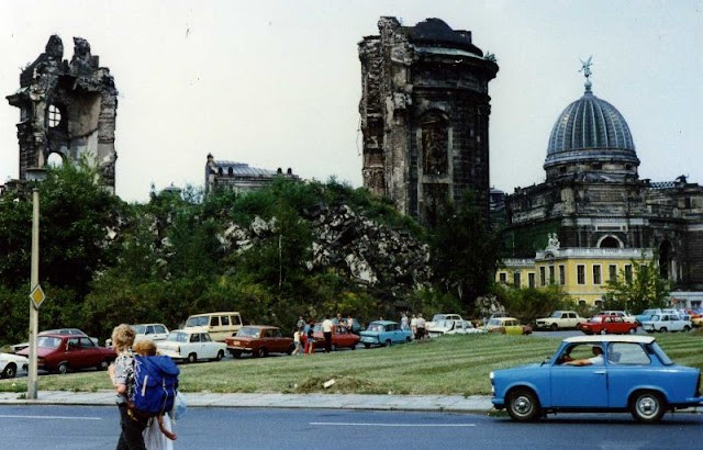 Straßenszenen aus Dresden in den späten 1980er Jahren