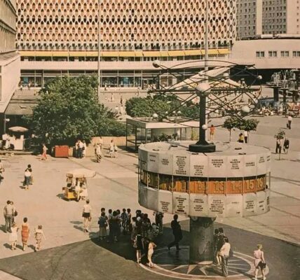 Erstaunliche Fotos erfassen Straßenszenen aus Berlin in den 1930er Jahren.