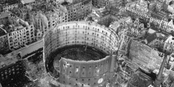 60 Vintage-Fotos des zerstörten Berlins im Jahr 1945.