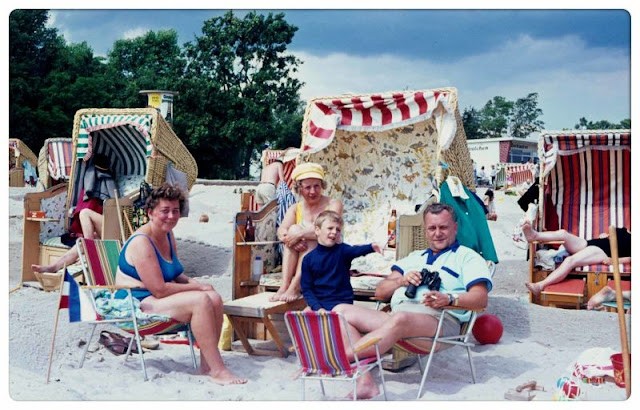 Wunderschöne Bilder einer deutschen Familie während ihrer Sommerferien 1966