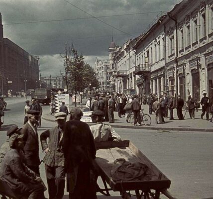 Die deutsche Besetzung von Charkow in Farbfotos, 1941