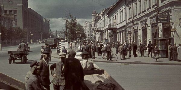 Die deutsche Besetzung von Charkow in Farbfotos, 1941