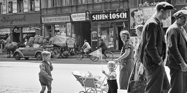 20+ erstaunliche Schwarzweißfotografien des jüdischen Lebens aus den 1930er Jahren