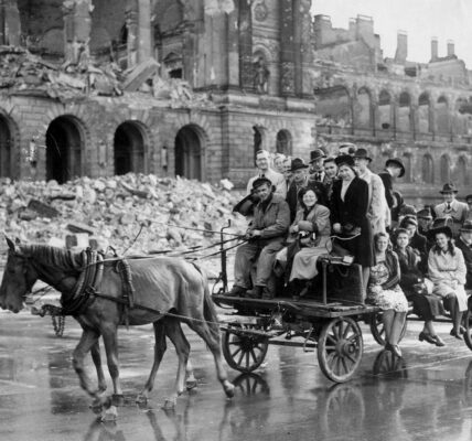 60+ Vintage Fotos vom zerstörten Berlin im Jahr 1945