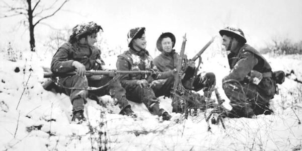 Deutsches Alpenkorps – Männer der Schneeschuh-Ersatzabteilung aus Immenstadt beim Training für ihren Fronteinsatz in den Allgäuer Alpen 1915