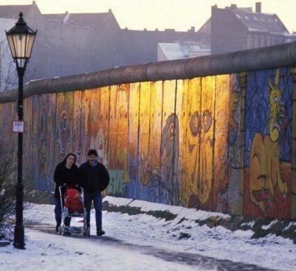 Diese Fotos zeigen den Alltag an der Berliner Mauer, 1985-1986