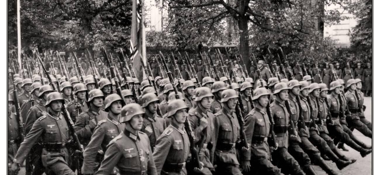 Deutsche Soldaten bei einer Militärparade, 1941