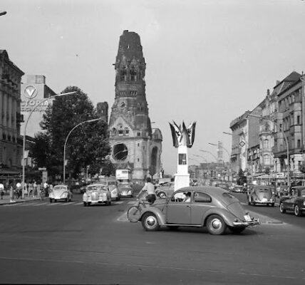 Faszinierende Vintage-Fotos: Berlin im Sommer 1957 in 32 Bildern