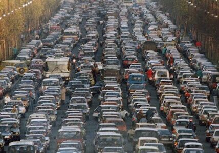 Bilder vom epischen Verkehrsstau in Berlin im November 1989