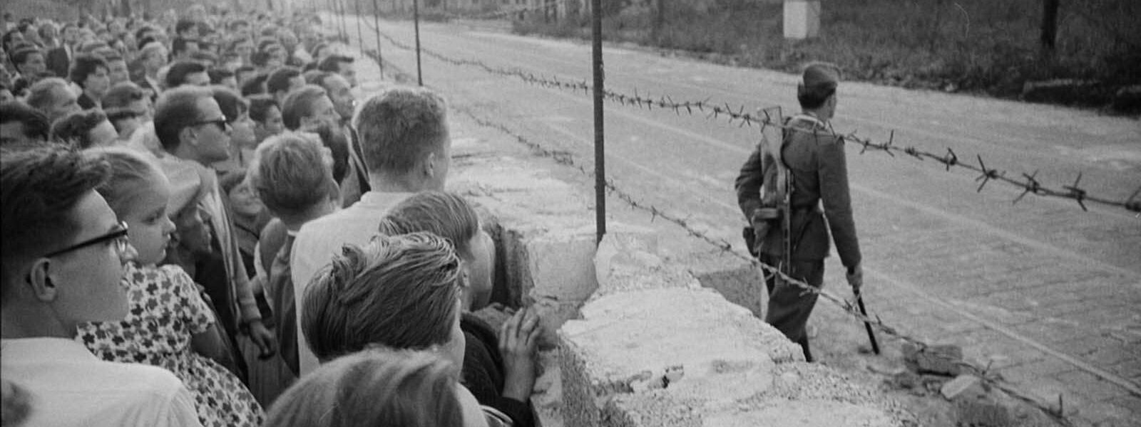 Der Bau der Berliner Mauer anhand seltener Fotografien, 1961–1989