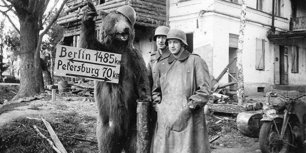 Vintage Fotos vom zerstörten Berlin im Jahr 1945