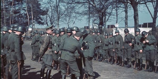 15 Seltene und Beeindruckende Fotos aus dem Zweiten Weltkrieg, die Geschichte zum Leben erwecken