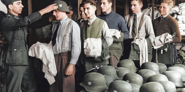 Wunderschöne, traurige, aber berührende Farbbilder aus dem Zweiten Weltkrieg.