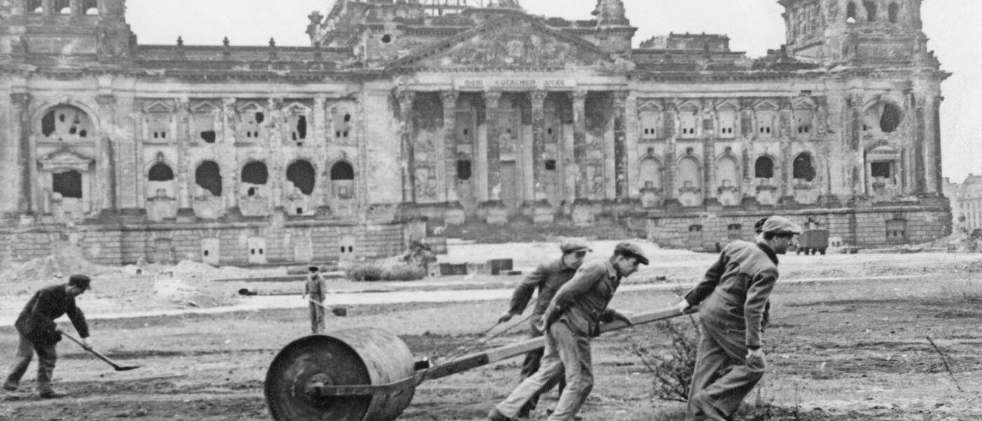 Alte Fotos von Berlin nach dem Zweiten Weltkrieg.