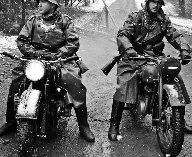 Erstaunliche Vintage-Fotografien von Frauen auf Motorrädern aus den 1920er und 1930er Jahren