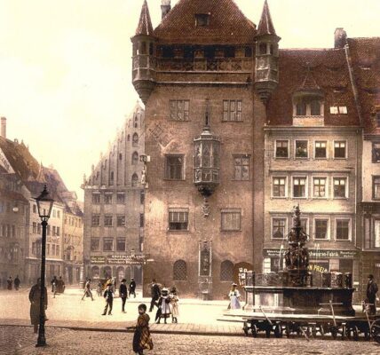 66 beeindruckende Vintage-Fotos fangen Straßenszenen von Nurnberg in den 1910er Jahren ein