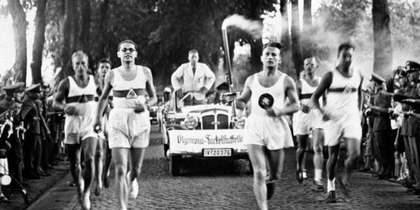 Der Lauf des Lichts: Als das olympische Feuer 1936 durch Berlin zog.