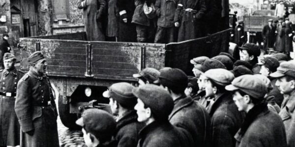 Warschauer Ghetto, 2. Weltkrieg, Transport judischer Menschen.