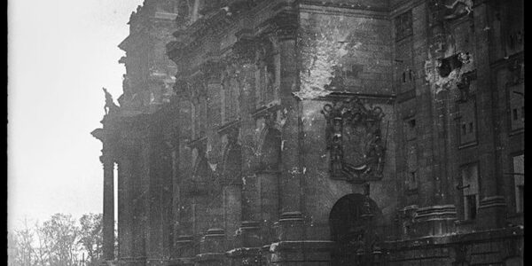 Kampf um Berlin: April-Mai 1945