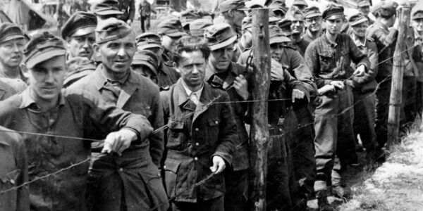 Die Namen von 425.000 Personen, die im Zweiten Weltkrieg mit den Deutschen kollaborierten, wurden veröffentlicht