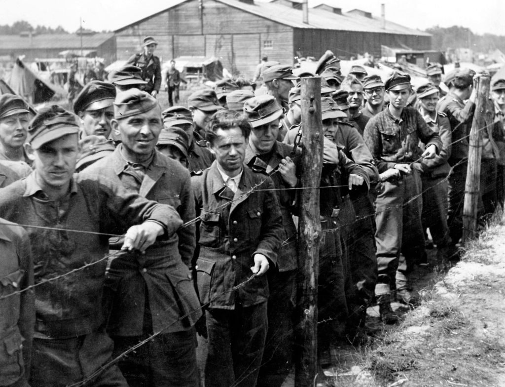 Die Namen von 425.000 Personen, die im Zweiten Weltkrieg mit den Deutschen kollaborierten, wurden veröffentlicht
