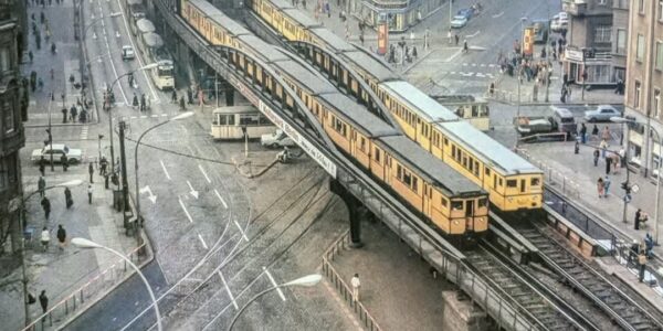 Fantastische Fotos fangen Straßenszenen Berlins in den fruhen 1980er Jahren ein