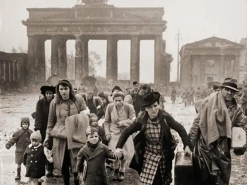 Eindringliche Fotografien aus Berlin am Ende des Zweiten Weltkriegs