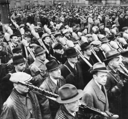 Historisches Archivbild: Der zivile Widerstand nach dem Krieg in Deutschland – Entdeckt seltene Aufnahmen aus dieser bewegten Zeit.
