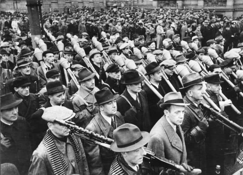 Historisches Archivbild: Der zivile Widerstand nach dem Krieg in Deutschland – Entdeckt seltene Aufnahmen aus dieser bewegten Zeit.