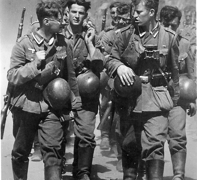 Seltene Farbfotos des deutsch besetzten Paris während des Zweiten Weltkriegs, 1940er Jahre