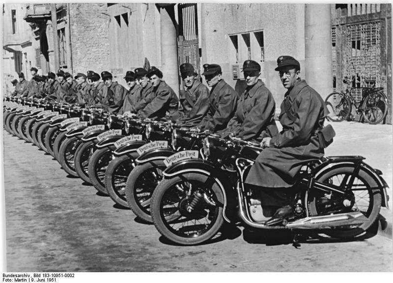 Stolze Boten der Nation – Als die Deutsche Post noch auf zwei Rädern unterwegs war.