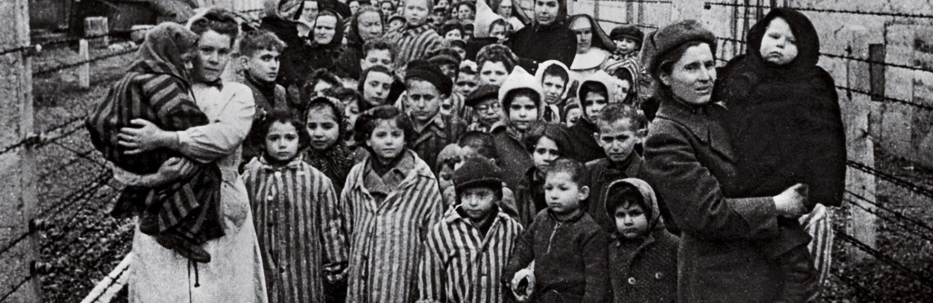 Deutschland, 24. April 1945 – Befreiung, Brot und neue Hoffnung: Frauen im Lager Bergen-Belsen