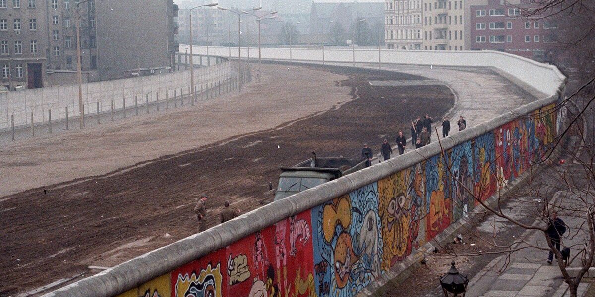 Diese Fotos zeigen den Alltag an der Berliner Mauer, 1985-1986