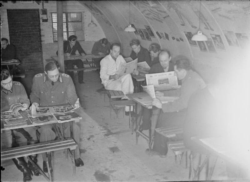 Bilder vom Alltag in einem deutschen Kriegsgefangenenlager in Großbritannien